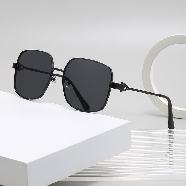 Women's square sunglasses with fashionable and sturdy frame Bowlift