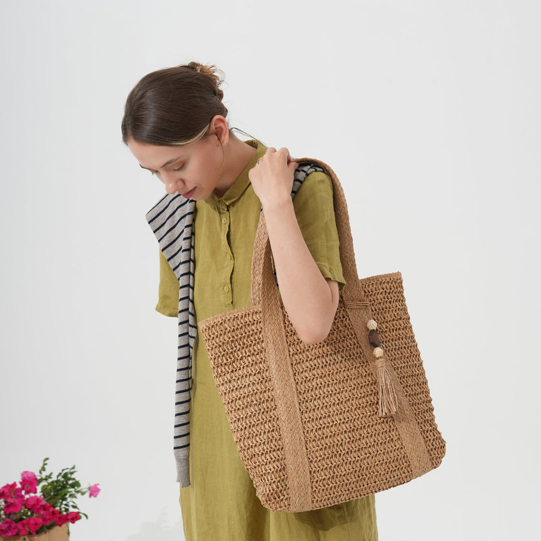 Spacious shopping bag with textured fabric pattern Bowlift