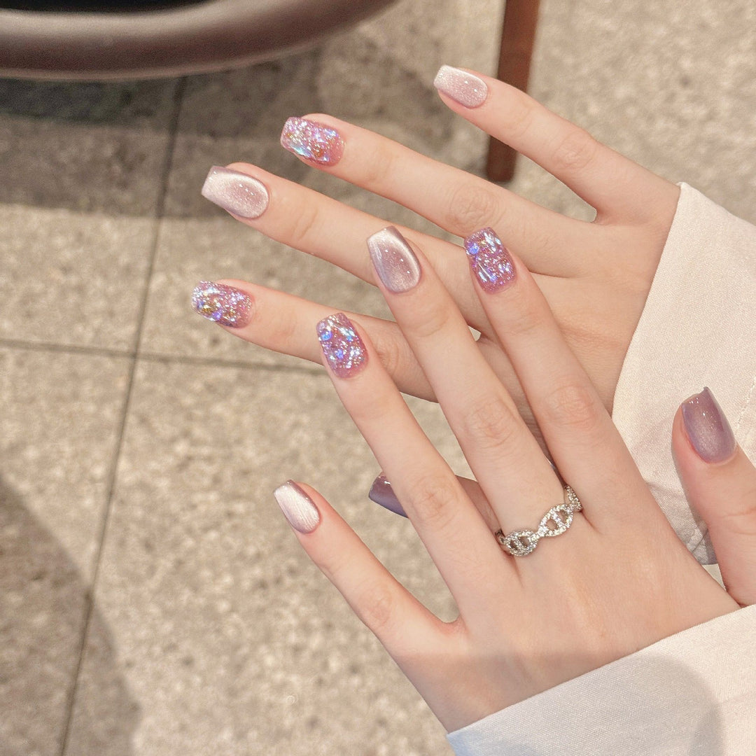 Glittery Nail Art Press-On Set Bowlift