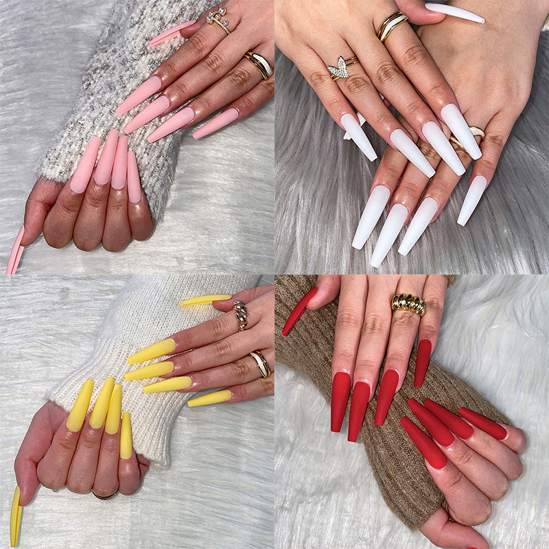 Artificial extensions in trendy stiletto style Bowlift