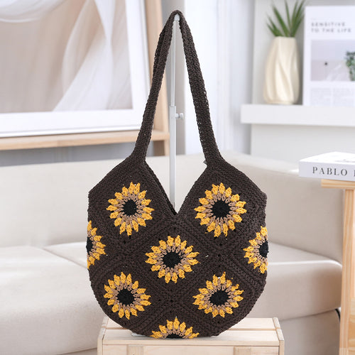 Crochet shopper with floral patterns Bowlift