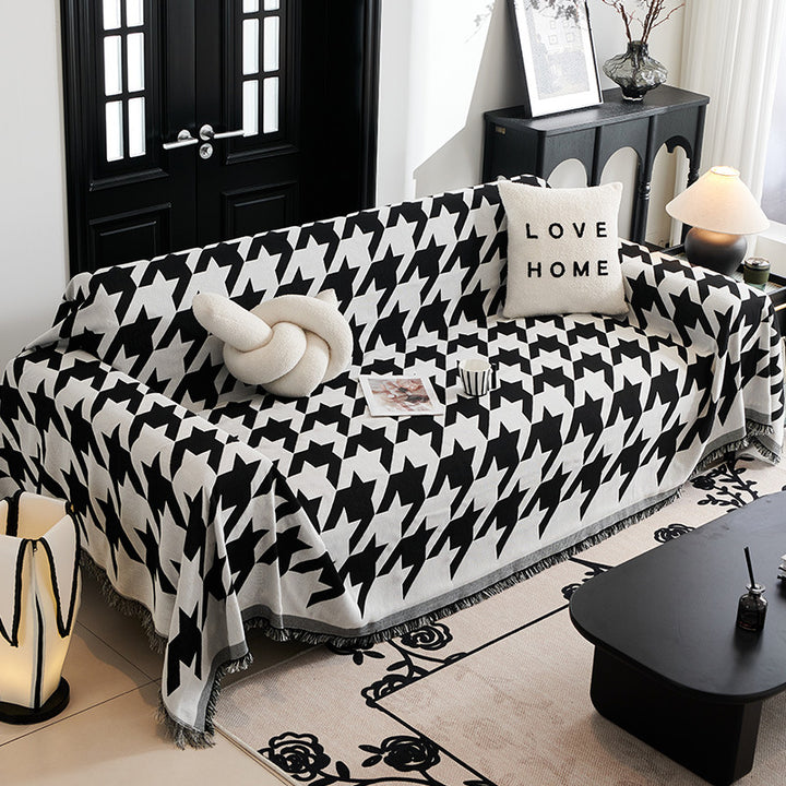 Cozy Houndstooth Throw Blanket
