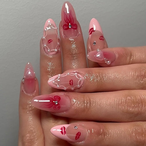 Creative and glamorous art nails Bowlift