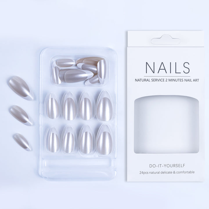 Artificial nails in elegant French tip design Bowlift