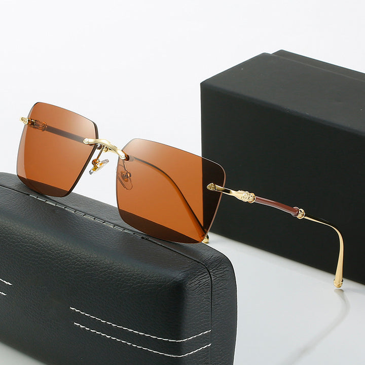 Women's fashionable sunglasses with square frame and luxurious accents Bowlift