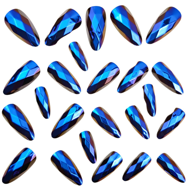 Artificial nails with faceted crystal design Bowlift