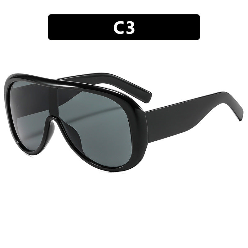 Women's oversized sports sunglasses in retro-inspired design Bowlift