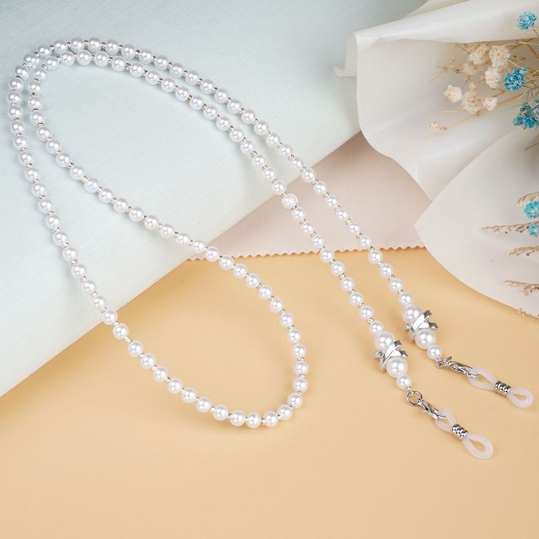 Stylish Beaded Glasses Chain Bowlift