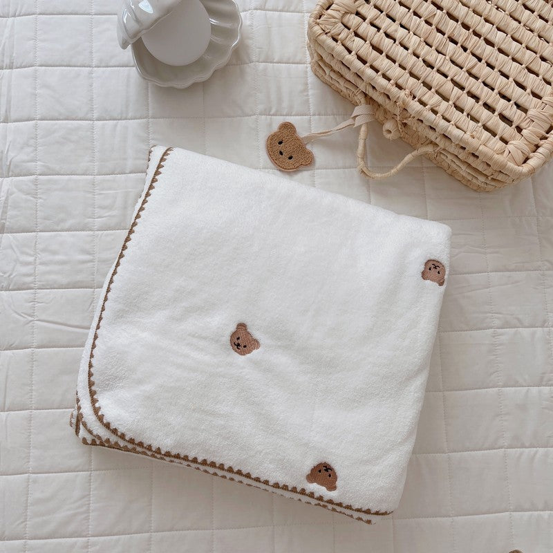 Unisex cuddly blanket with sweet bear motifs Bowlift