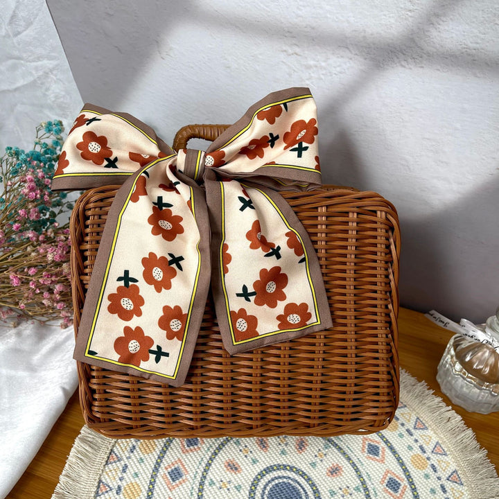 Women's handcrafted cosmetic storage case Bowlift