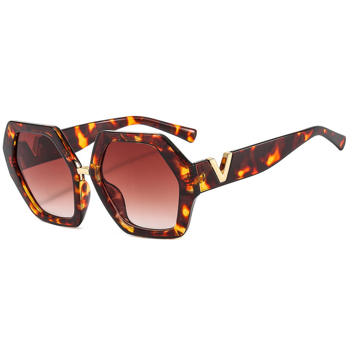 Ladies elegant sunglasses with sparkling frame Bowlift