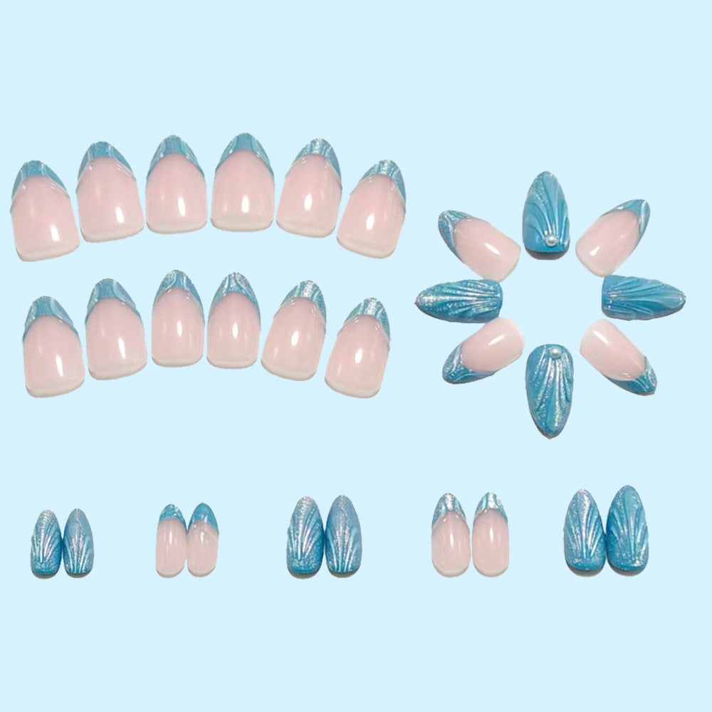Artificial Nails in Elegant Wave Design Bowlift