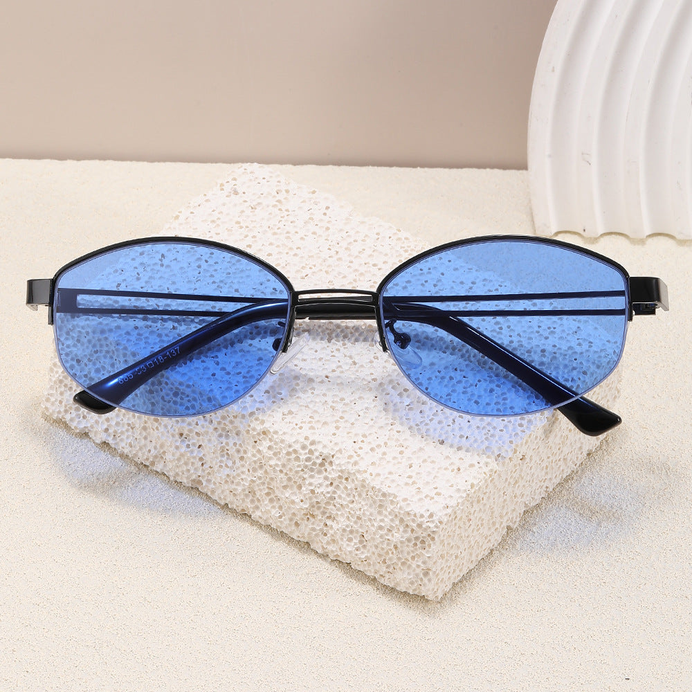 Fashionable glasses with elegant, oval shape Bowlift