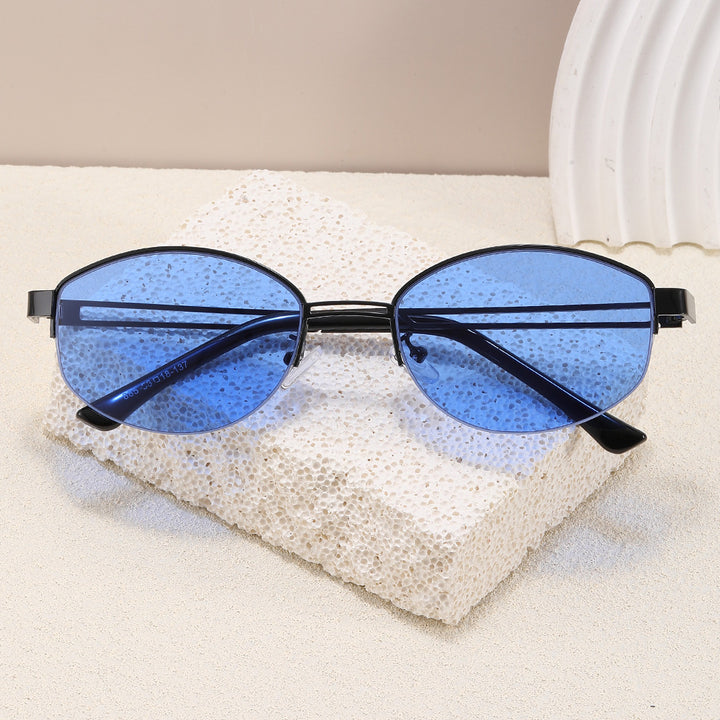 Fashionable glasses with elegant, oval shape Bowlift