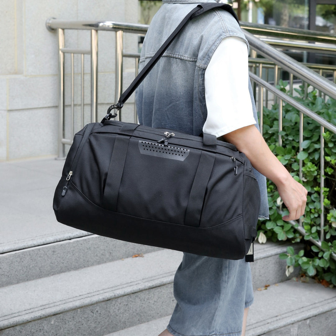 Sporty travel bag with insulating interior compartment Bowlift