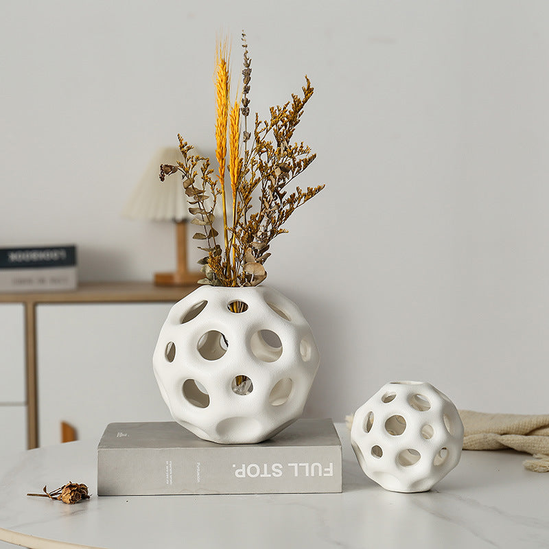Decorative sculptural vase Bowlift