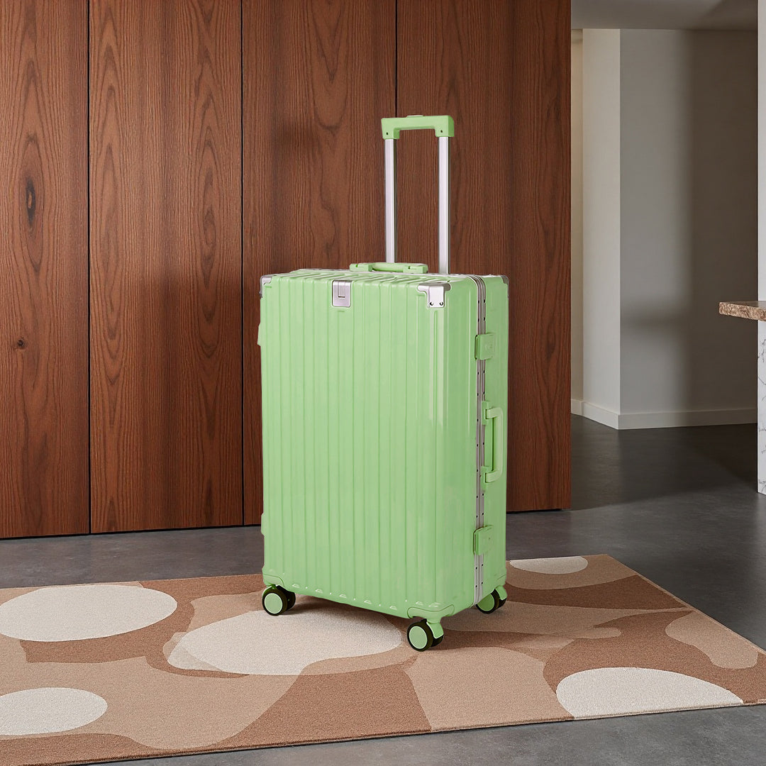 Spacious Hard-shell Luggage Bowlift