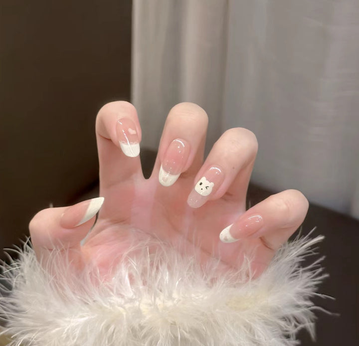 Elegant Press-On Nail Tips with Gold Accents Bowlift