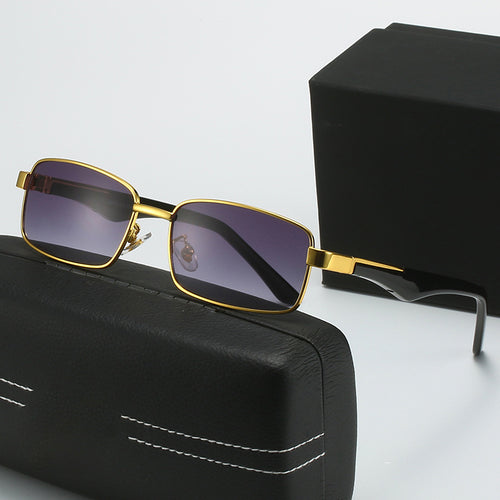 Women's corrective glasses with elegant gold-colored frame and stylish design Bowlift