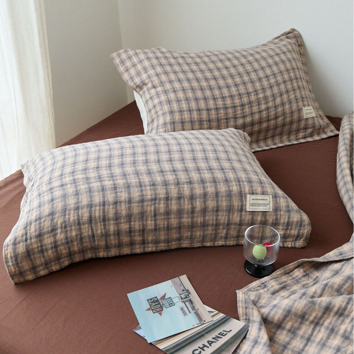 Women's cushion cover with stylish striped pattern Bowlift