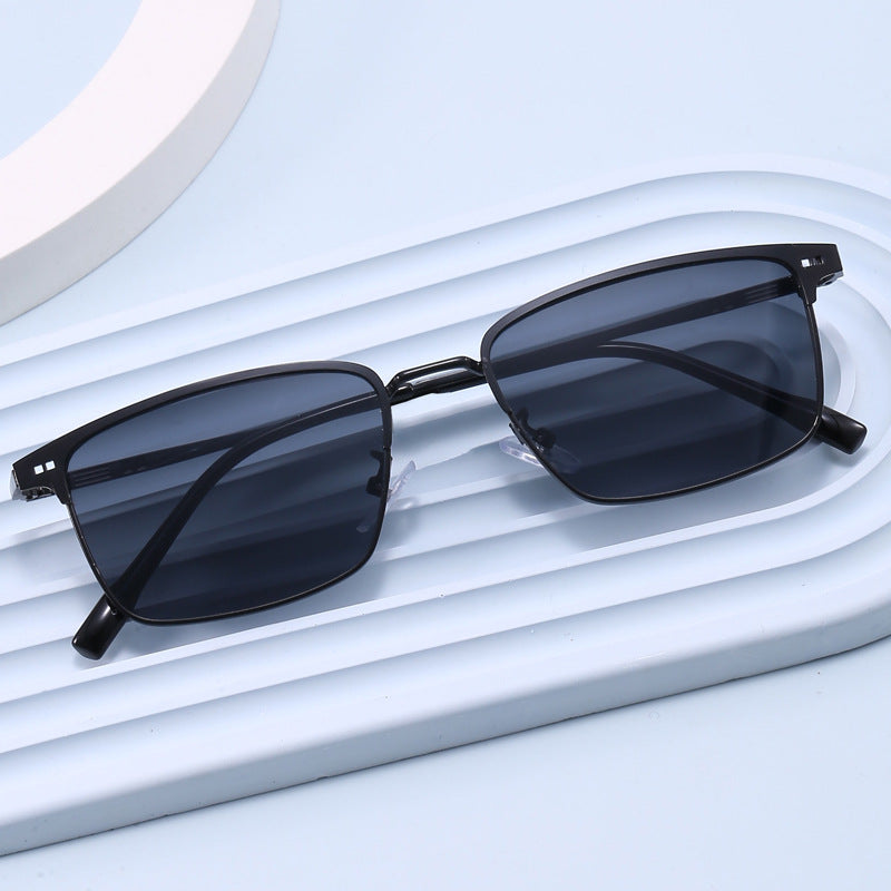 Women's elegant square glasses with fine metal frame Bowlift