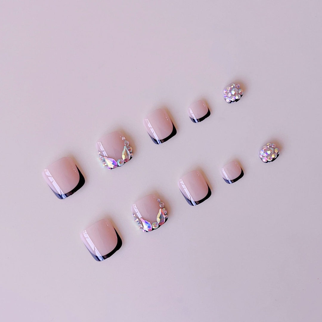 Nail art set with glamorous 3D decorations and elegant accents Bowlift