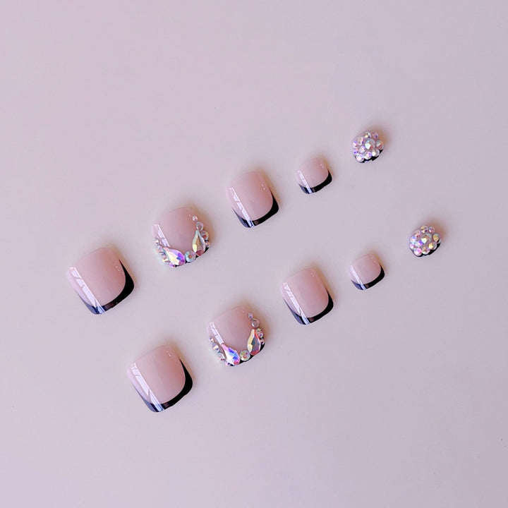 Nail art set with glamorous 3D decorations and elegant accents Bowlift