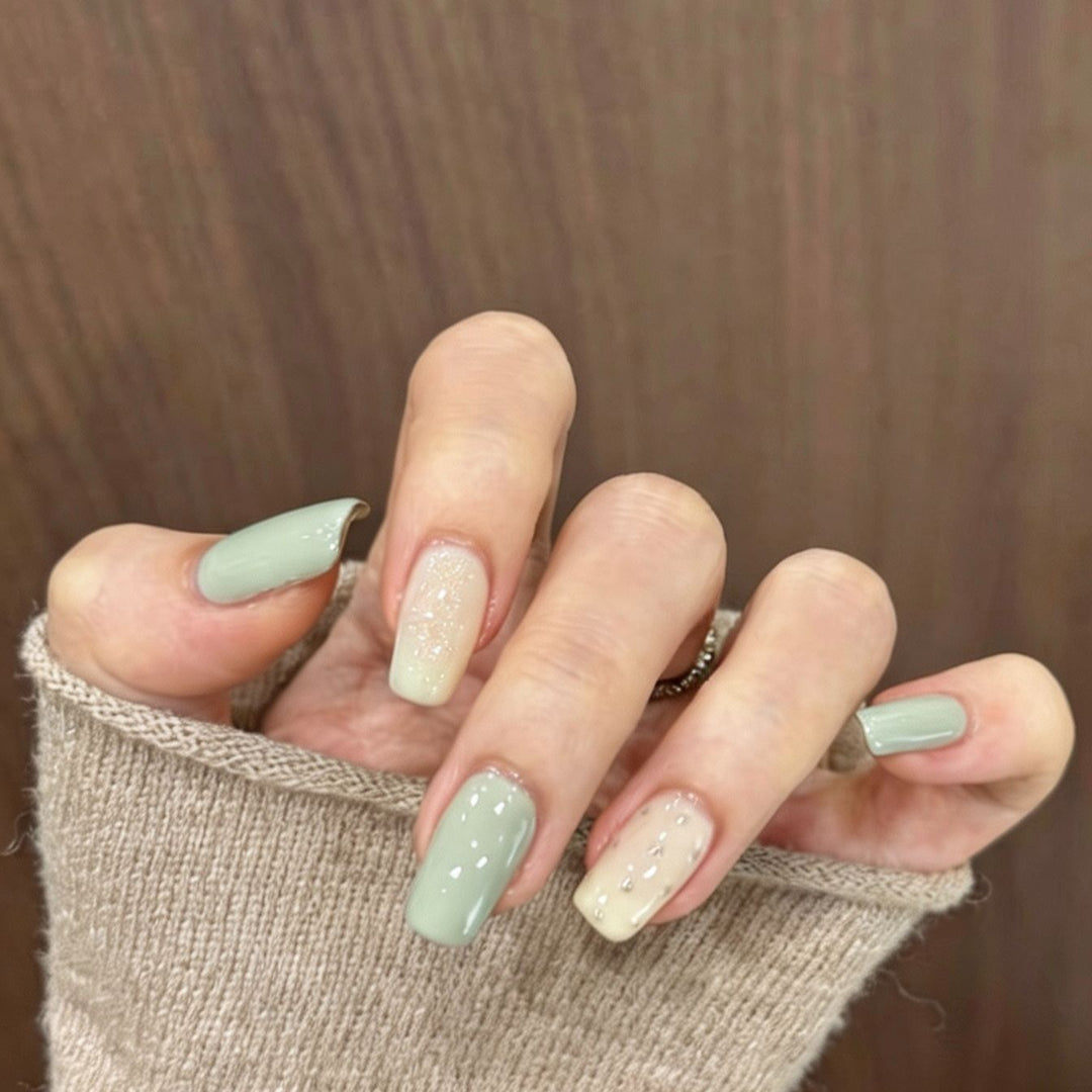 Whimsical Bear-Themed Press-On Nail Art Kit Bowlift