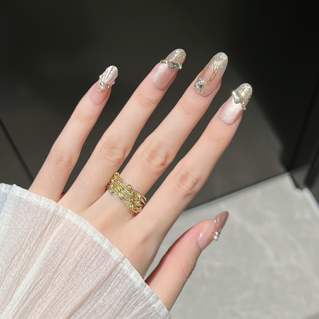 Stylish Stiletto Press-On Nail Extensions Bowlift