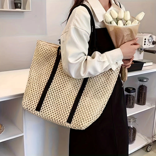 Spacious basket bag with black accents Bowlift
