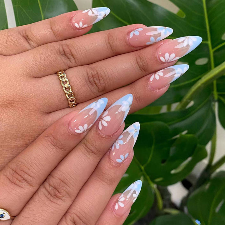 Artistic acrylic nails with flower design Bowlift