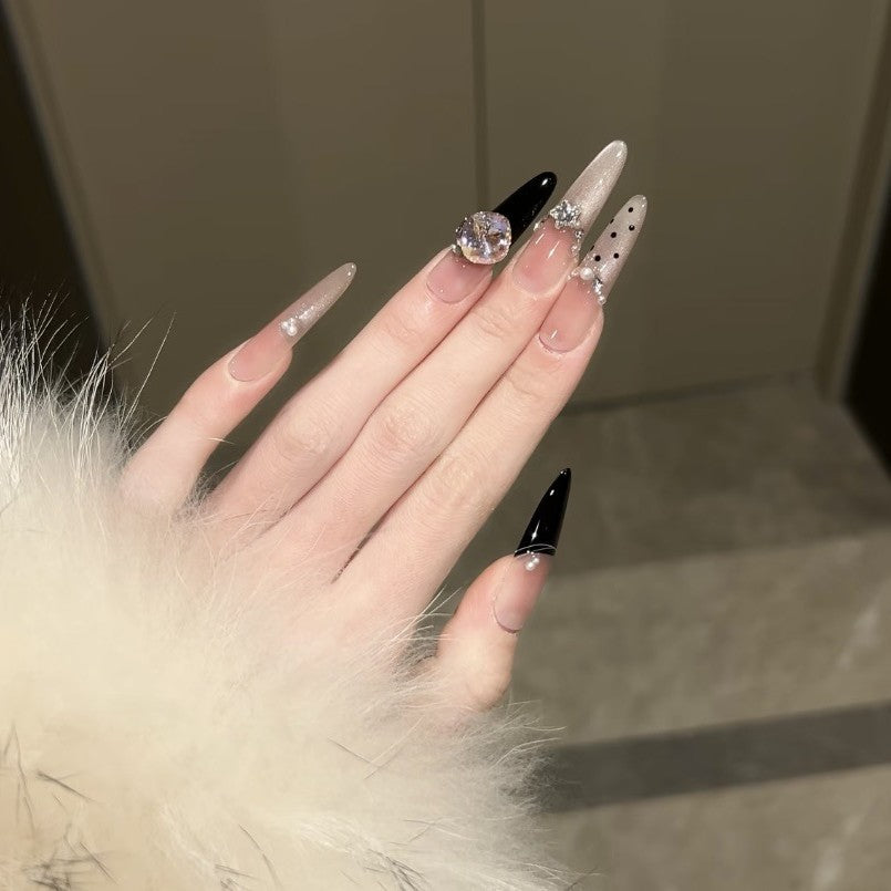 Elegant Stiletto Fake Nails with Sparkling Rhinestone Details Bowlift