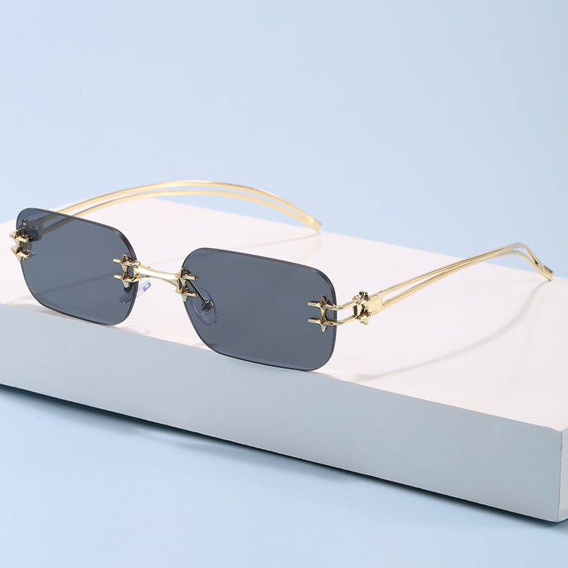 Fashionable metal sunglasses with rectangular frame Bowlift