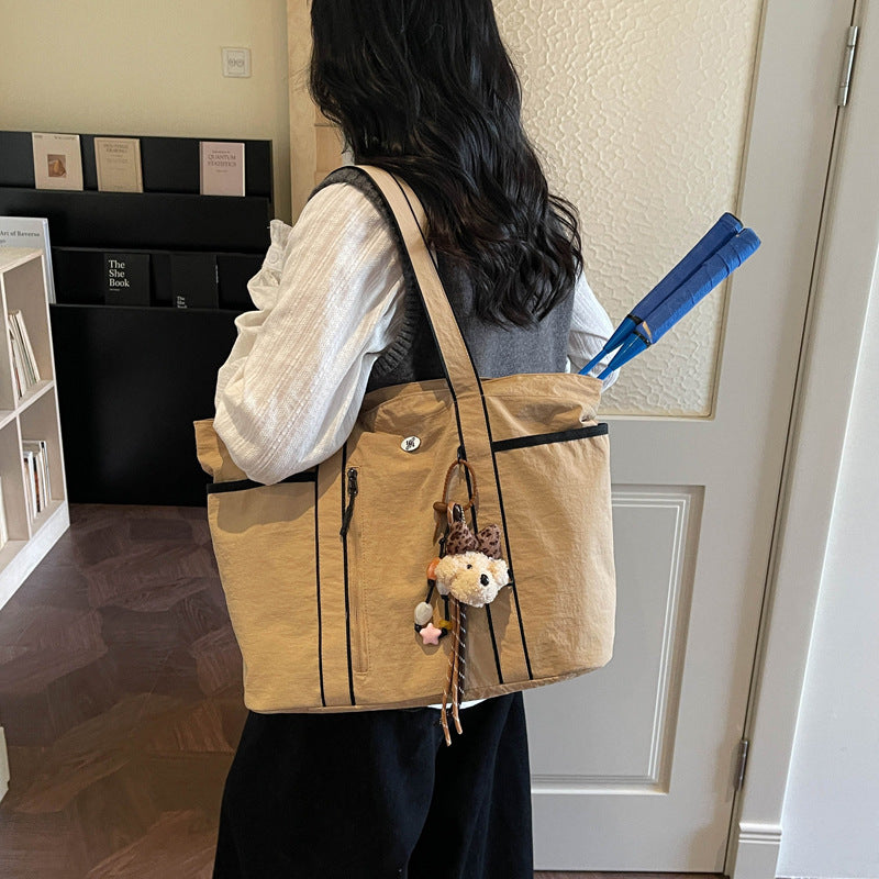 Practical Weekend Bag Bowlift