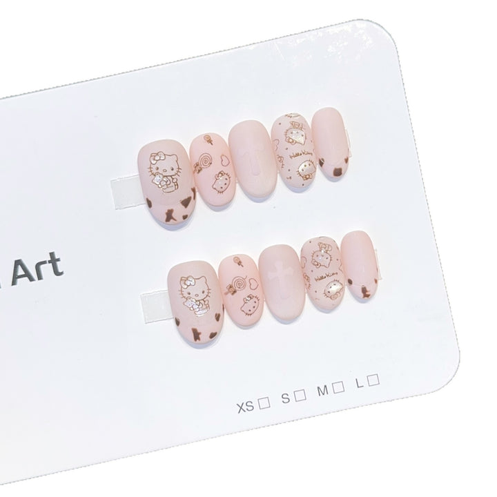 Nail art set with playful Hello Kitty motif Bowlift