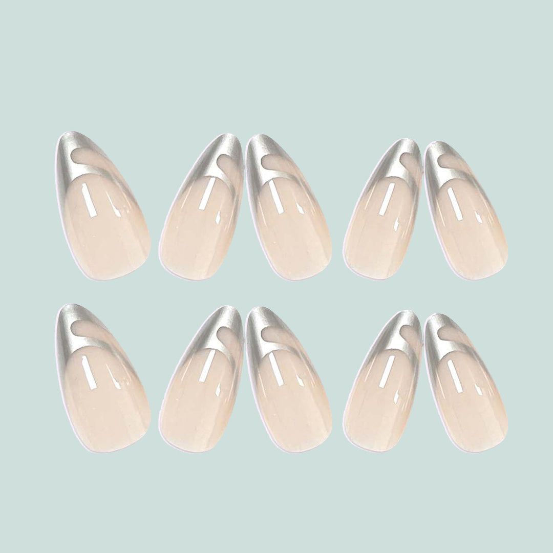 Exclusive Stiletto Artificial Nails with Metallic Accents Bowlift