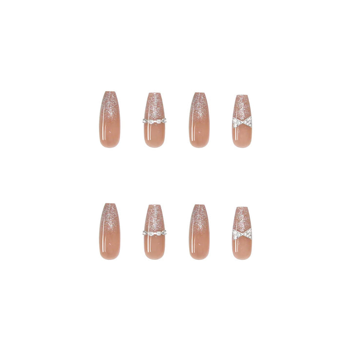 Elegant and sparkling artificial nails Bowlift