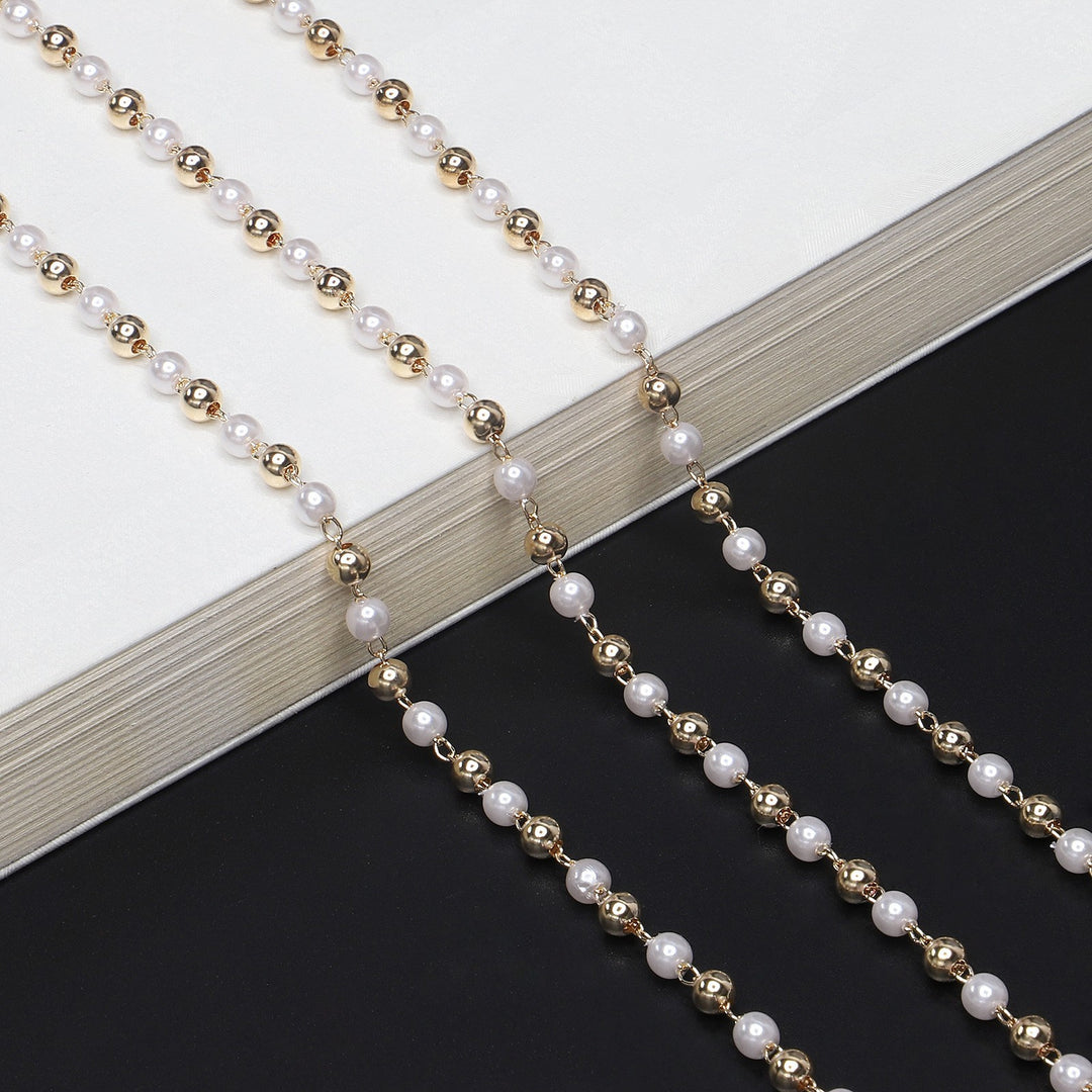 Elegant Heart-Shaped Pearl Chain Eyewear Holder Bowlift
