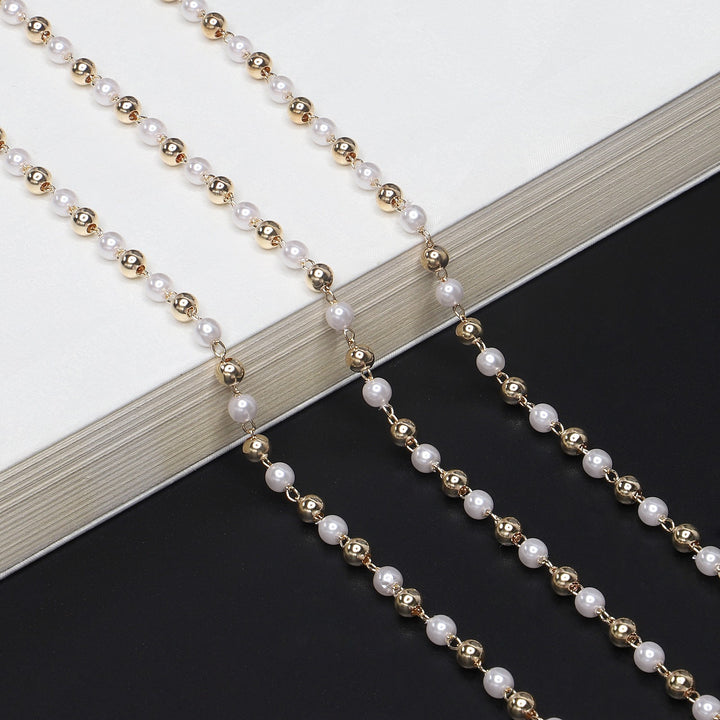 Elegant Heart-Shaped Pearl Chain Eyewear Holder Bowlift