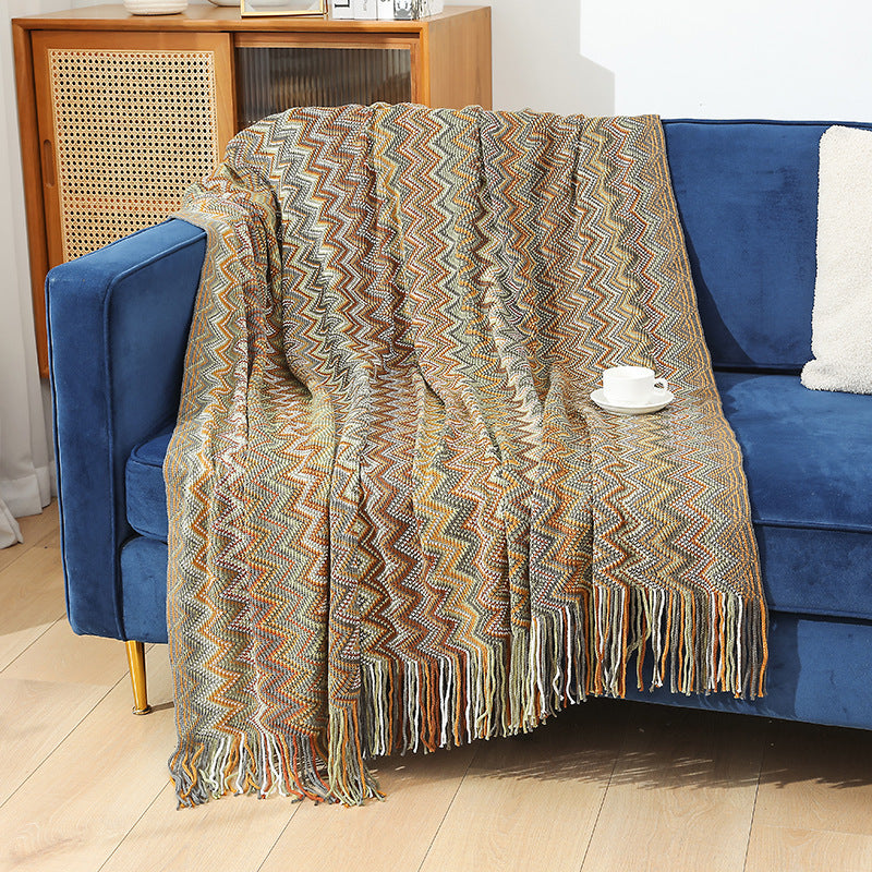 Ladies Decorative Zigzag Pattern Blanket Bowlift