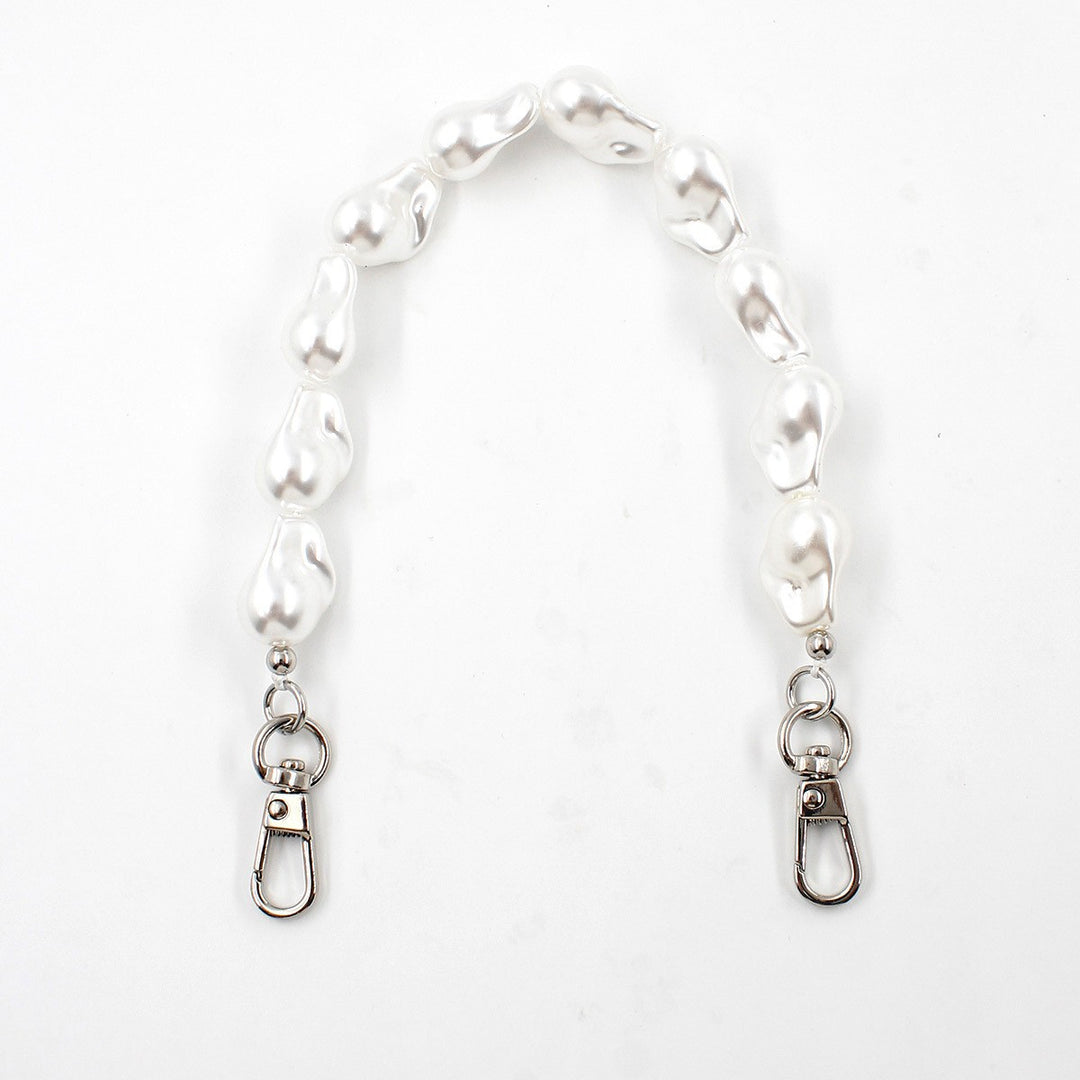 Elegant Beaded Eyewear Chain Bowlift