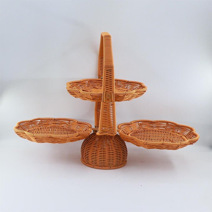 With an elegant three-tier fruit bowl Bowlift