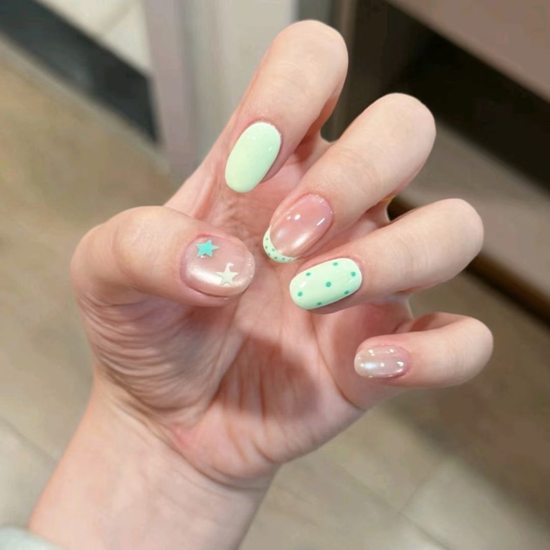 Stylish Press-On Nail Wraps Bowlift