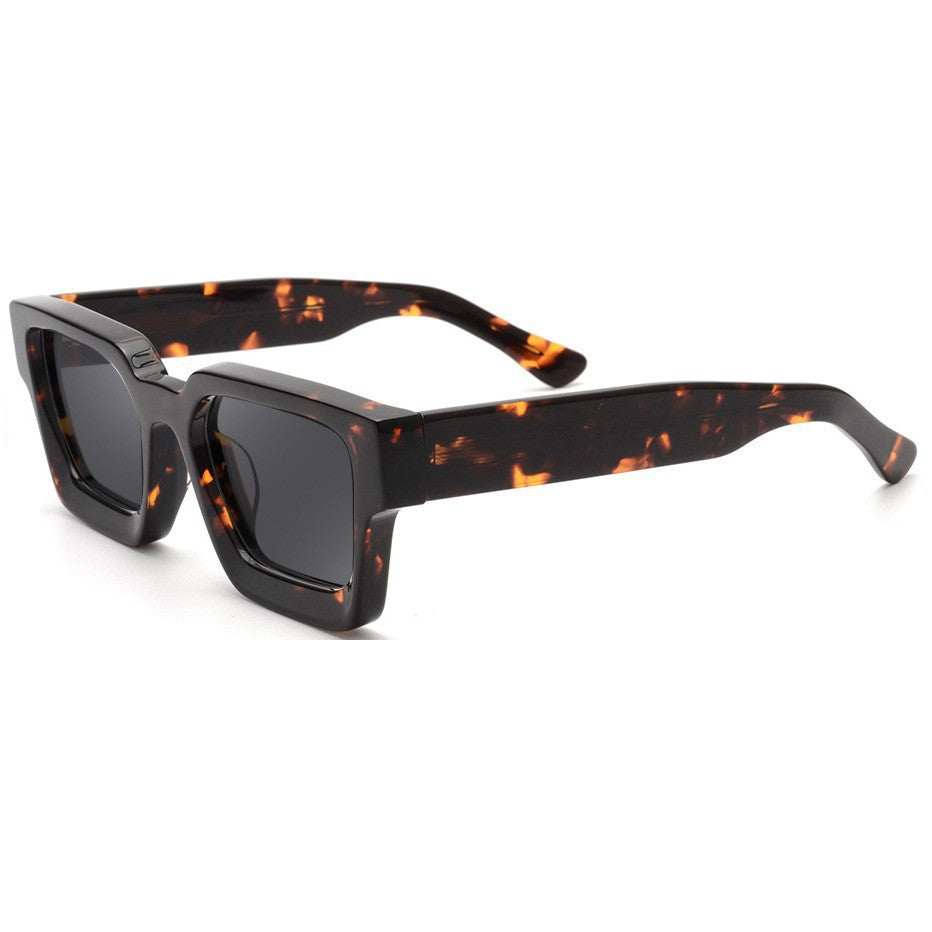 Ladies Designer Sunglasses with striking frame and polarized lenses Bowlift