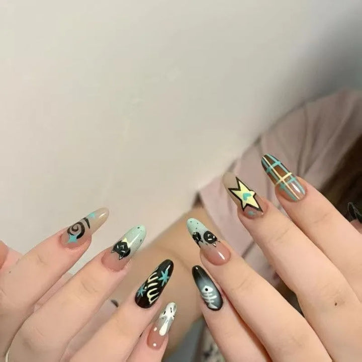 Creative art nails with animal motifs Bowlift