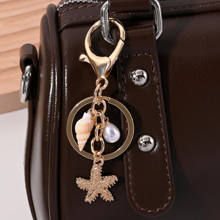 Keychain with Maritime Star Motif Bowlift