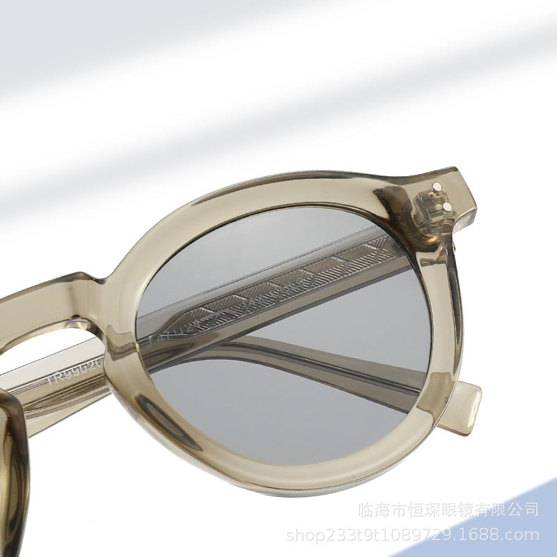 Ladies sunglasses in modern and unique design Bowlift