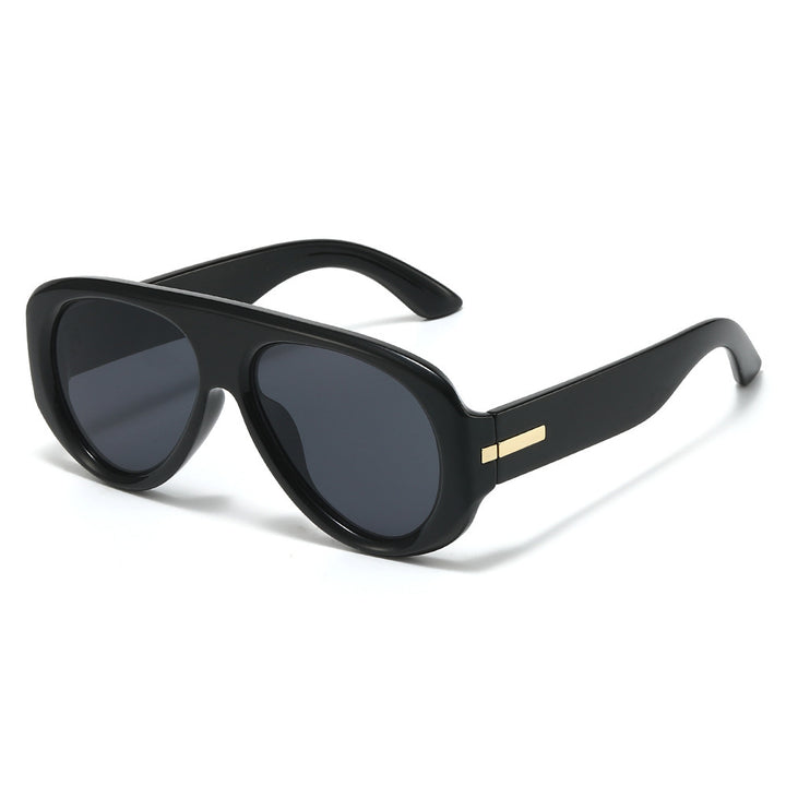 Vintage-Inspired Aviator Sunglasses with Subtle Gold Accents Bowlift