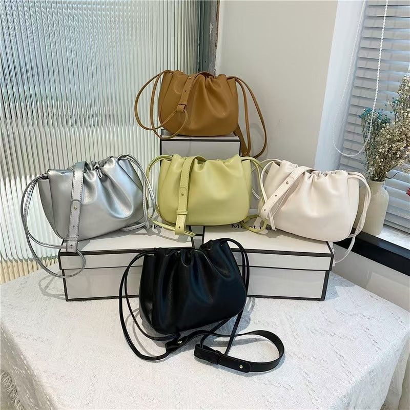 Chic Slouchy Handbag Bowlift