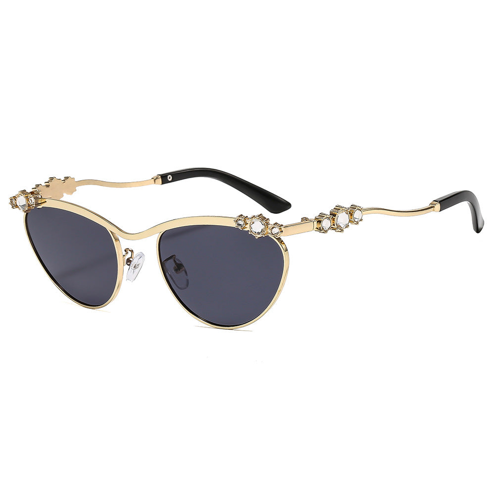 Ladies Designer Sunglasses with Sparkling Details Bowlift